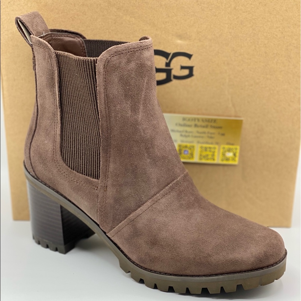 UGG HAZEL BOOTIE‎ (9.5) BROWN